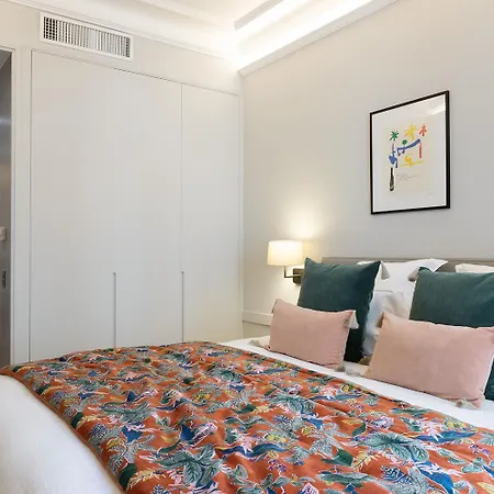 Pick A Flat's In Saint-germain, Bon Marche - Rue De Babylone * Париж
