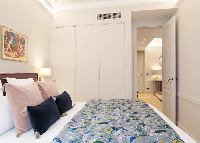 Apartment Pick A Flat's In Saint-germain, Bon Marche - Rue De Babylone Paris